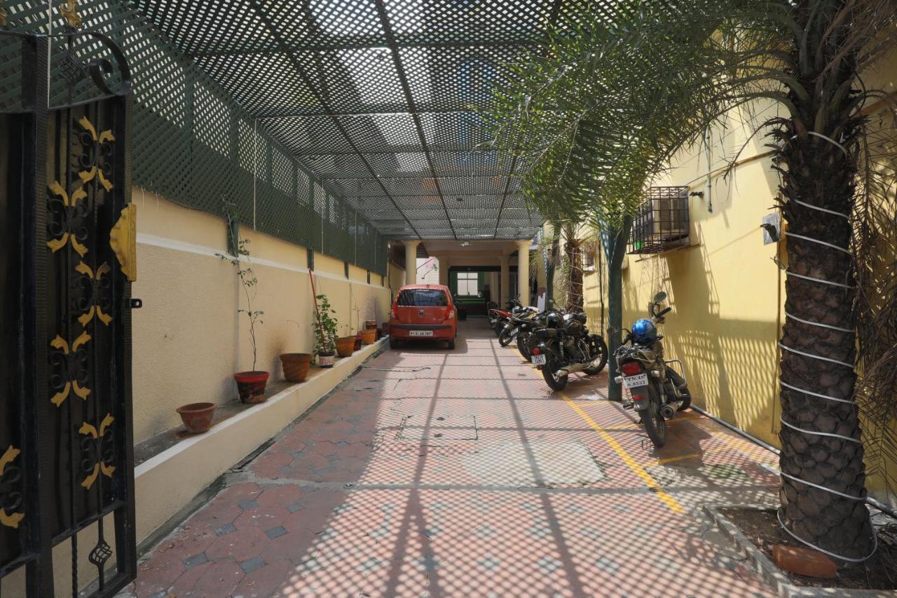 Green Tree Hotel-Near Vfs Global And Ramee Mall Chennai Eksteriør billede