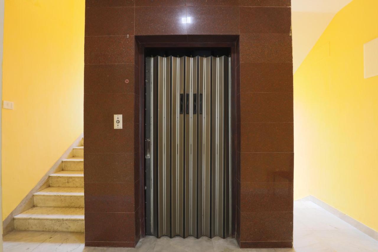 Green Tree Hotel-Near Vfs Global And Ramee Mall Chennai Eksteriør billede