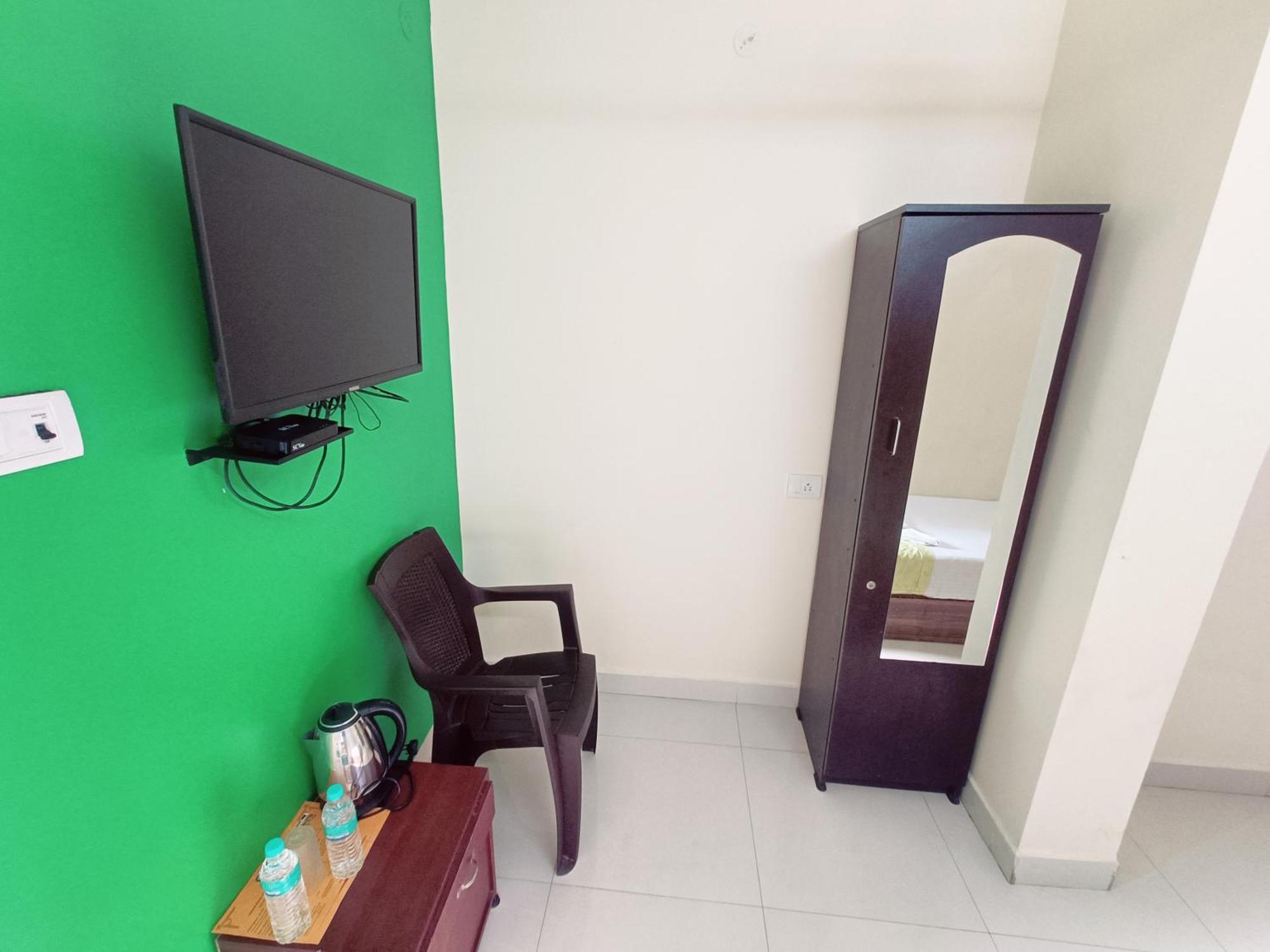 Green Tree Hotel-Near Vfs Global And Ramee Mall Chennai Eksteriør billede