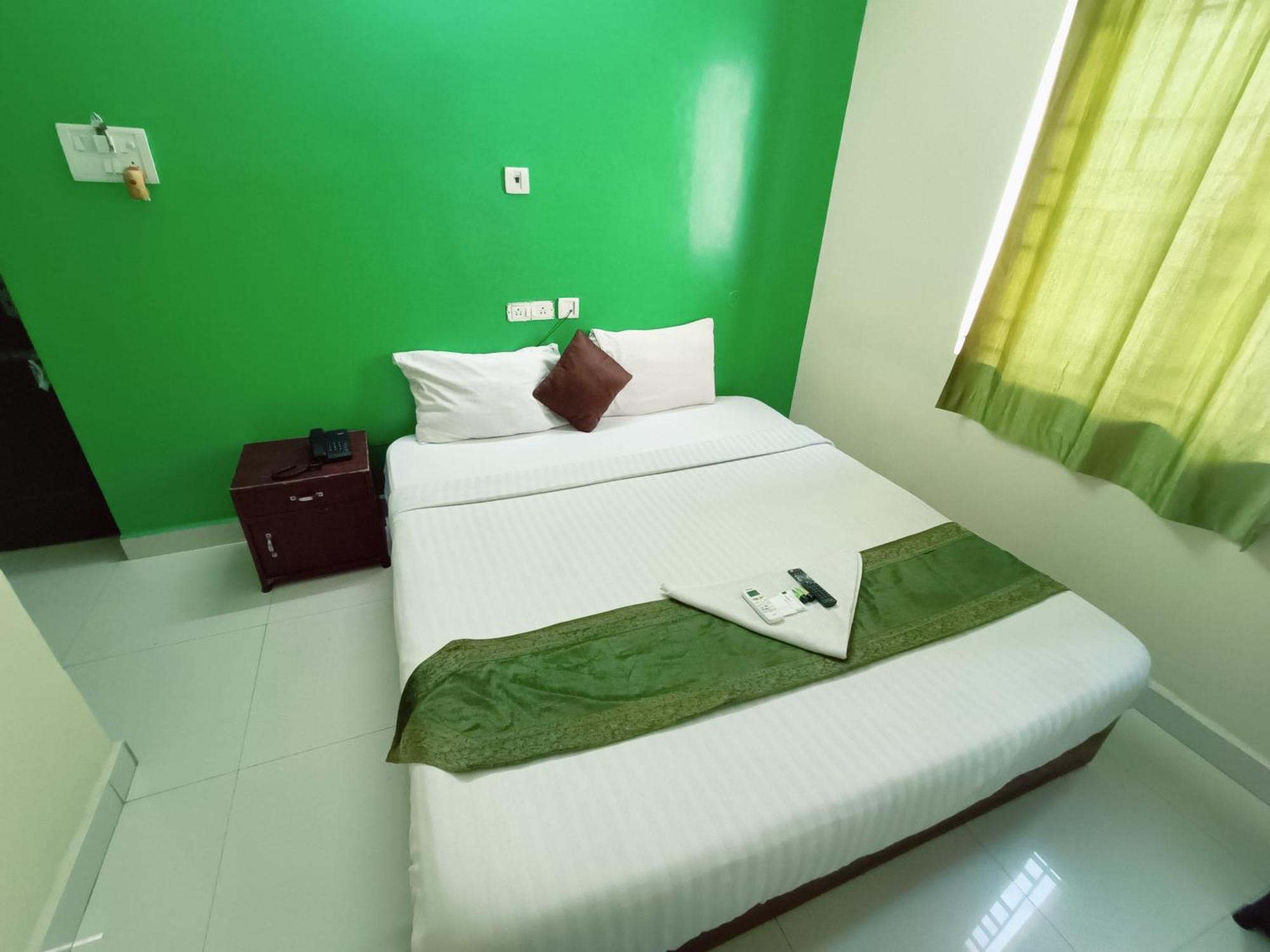 Green Tree Hotel-Near Vfs Global And Ramee Mall Chennai Eksteriør billede