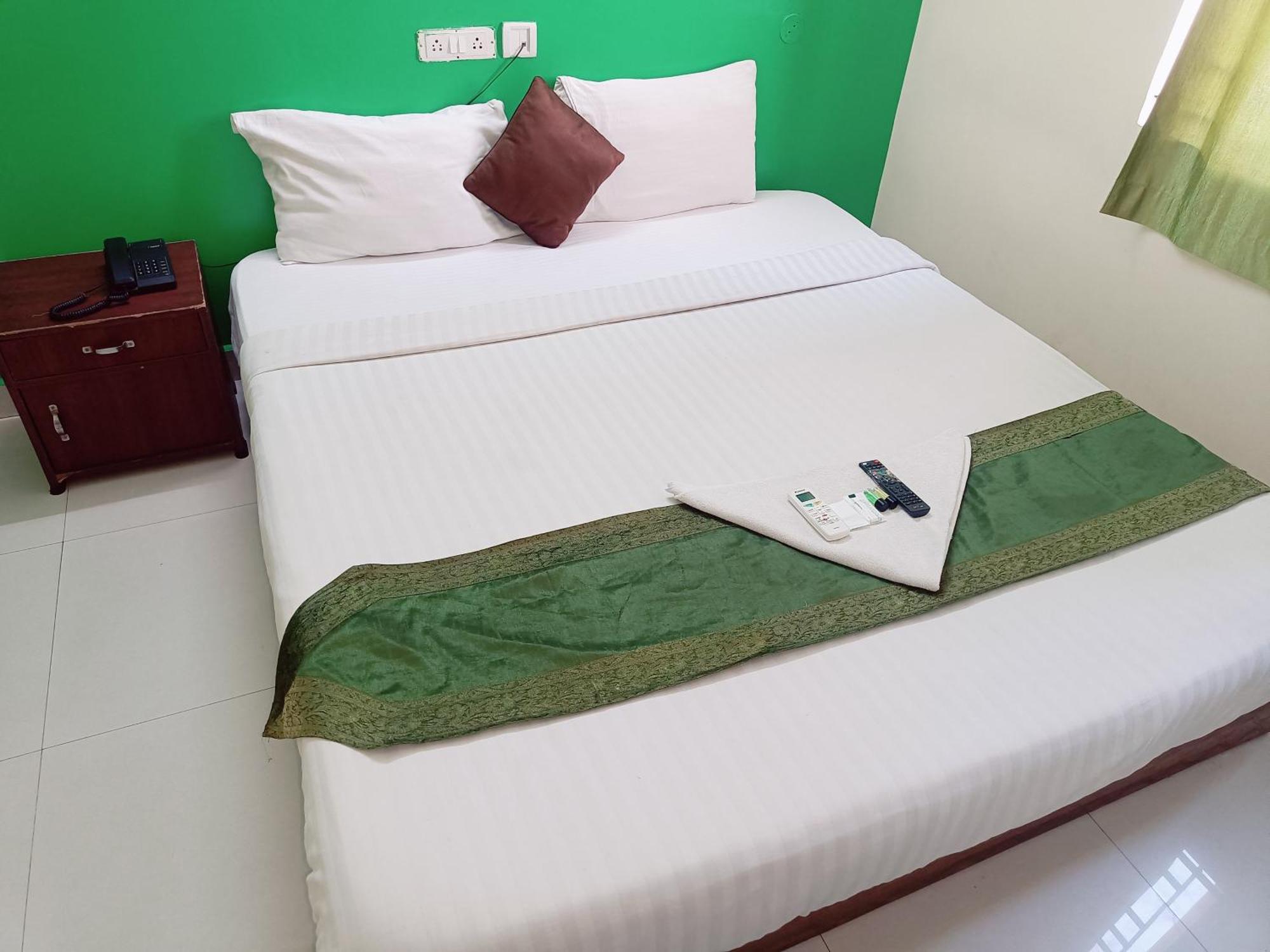 Green Tree Hotel-Near Vfs Global And Ramee Mall Chennai Eksteriør billede